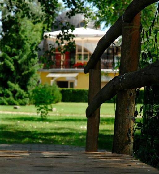 Nautilus étterem és Panzió