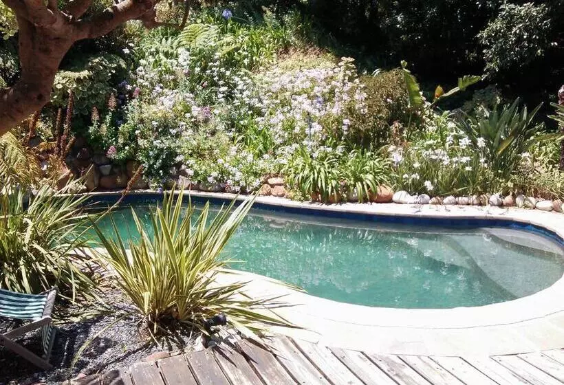 Majatalo Hout Bay Hideaway