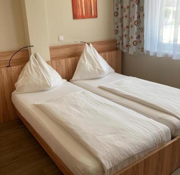 ペンション Kolpingsfamilie Poysdorf