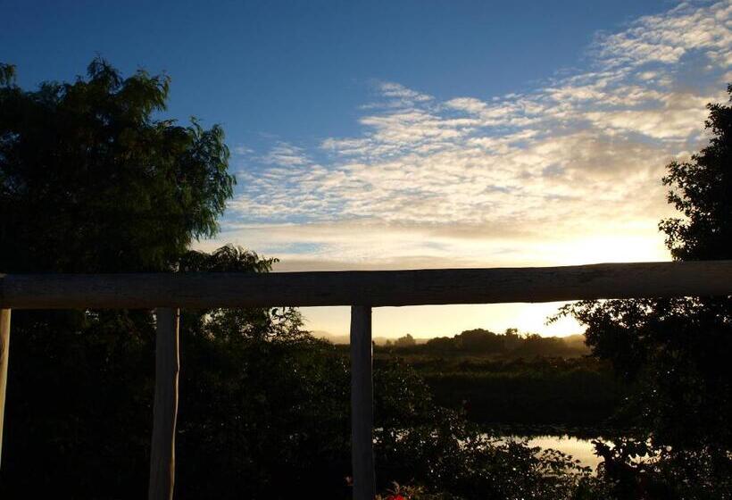 پانسیون Pousada Casa Da Praia Itaúnas