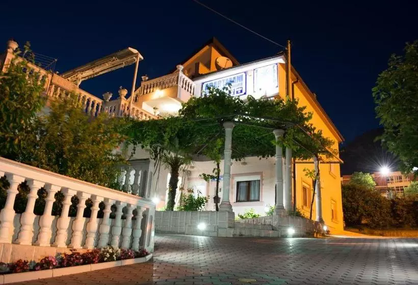 پانسیون Villa Palma Guesthouse