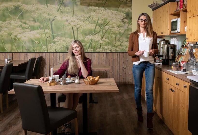 Pension & Reitstall Inghofer