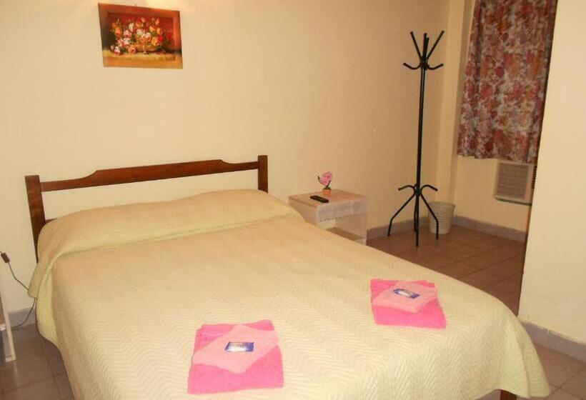 ユースホステル Hosteria Las Piedras