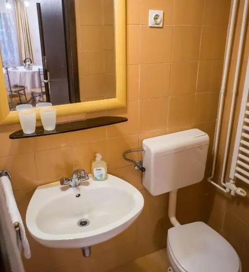 پانسیون Apartments And Rooms Villa Vive