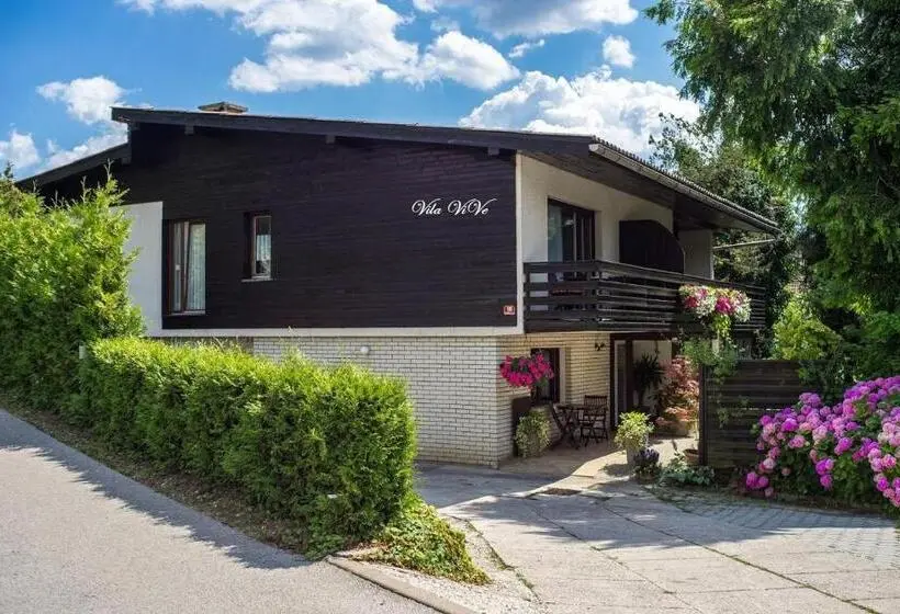 پانسیون Apartments And Rooms Villa Vive