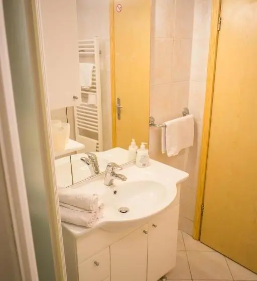 پانسیون Apartments And Rooms Villa Vive