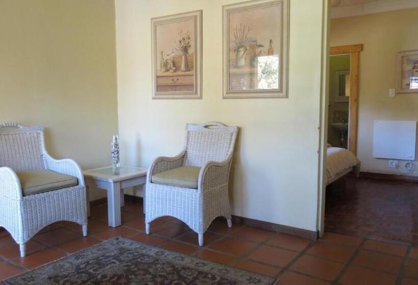 פנסיון Ciara Guesthouse