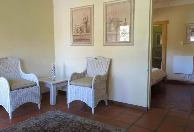 پانسیون Ciara Guesthouse