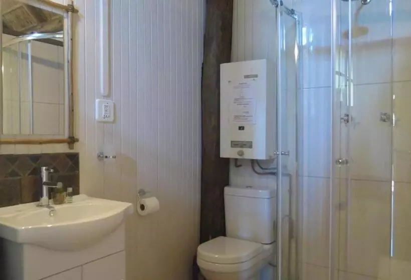 پانسیون Ciara Guesthouse