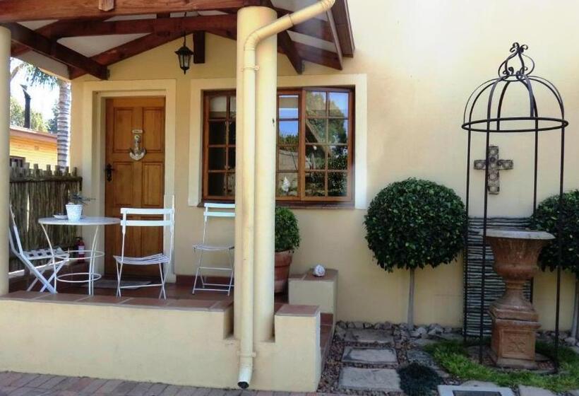 פנסיון Ciara Guesthouse