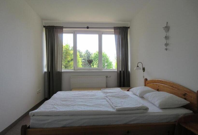 بنسيون Mediterrán Vendégház