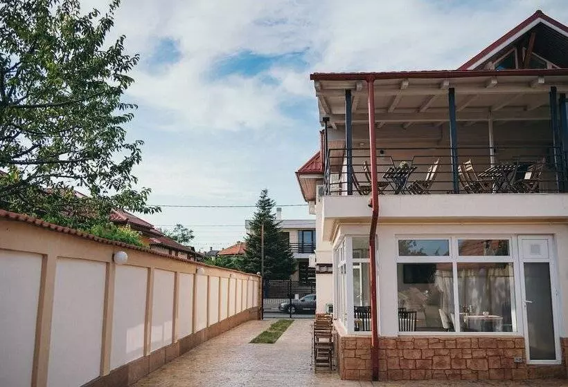 Majatalo Nest Guesthouse