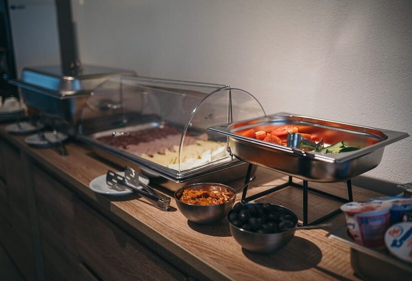 Pensão Nest Guesthouse