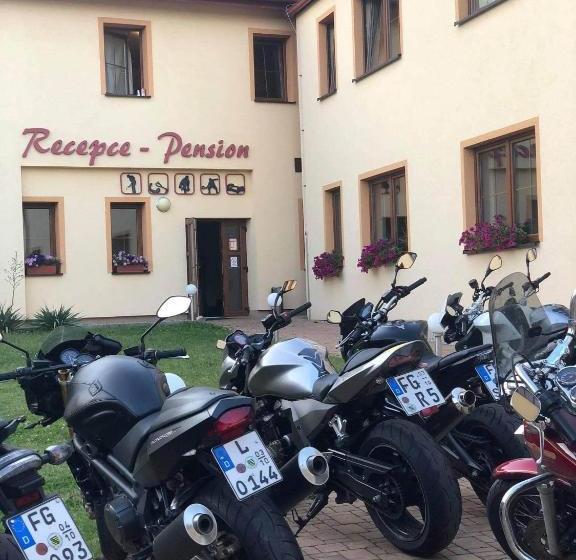 פנסיון Sport   Relax Buky