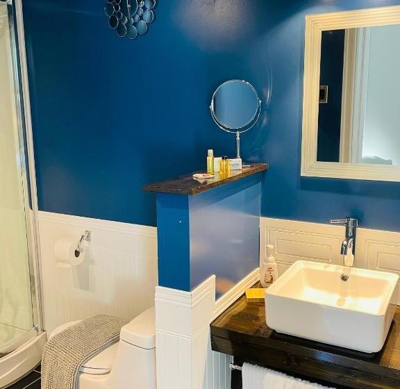 Общежитие Manoir Du Lac Sept îles