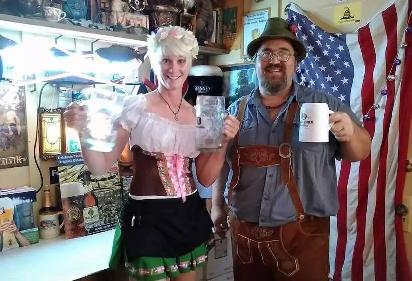 Retkeilymaja Riverview Mansion