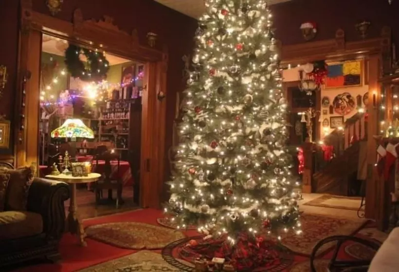 Retkeilymaja Riverview Mansion