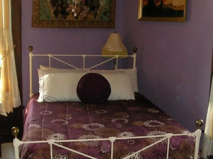 Retkeilymaja Riverview Mansion