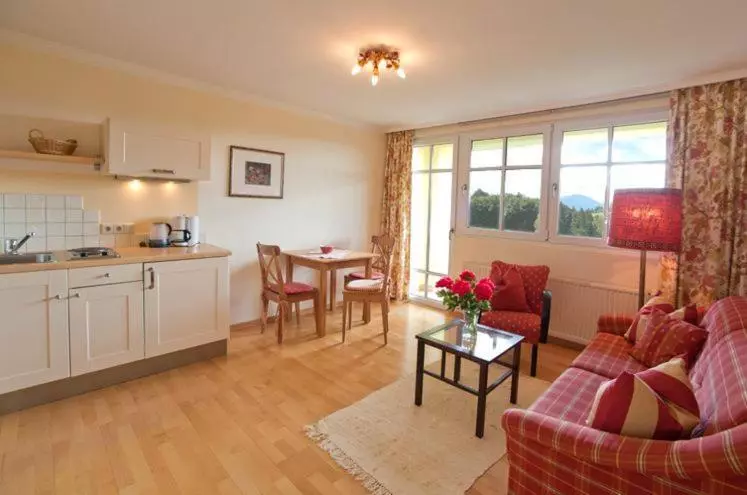 پانسیون Appartements & Zimmer Almhof