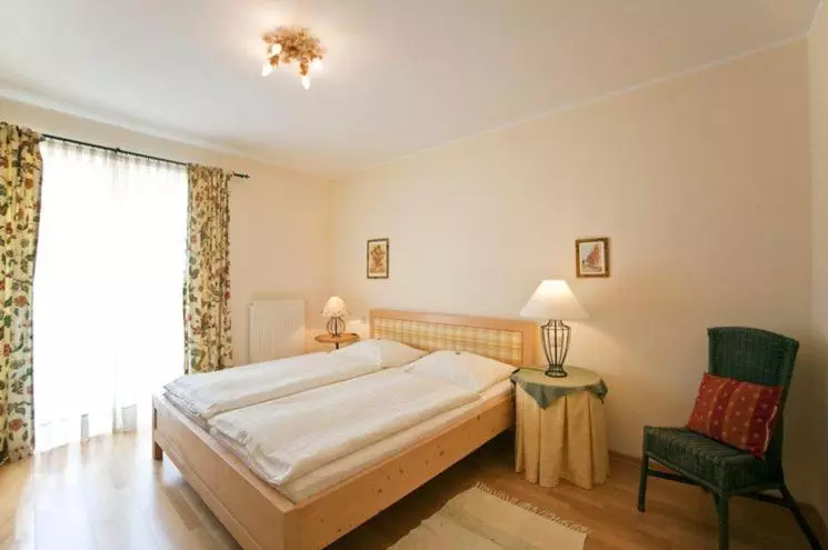 پانسیون Appartements & Zimmer Almhof
