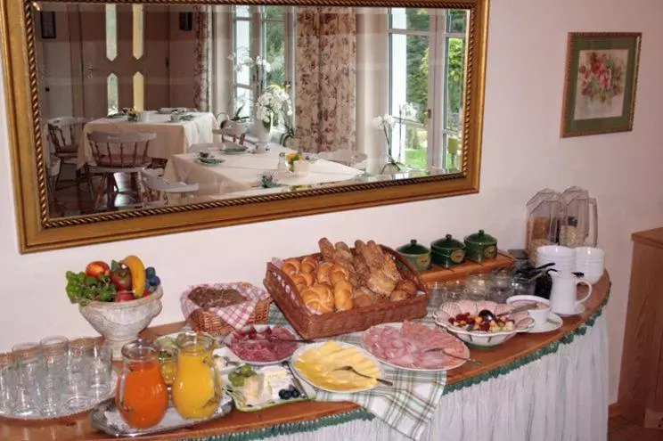 پانسیون Appartements & Zimmer Almhof