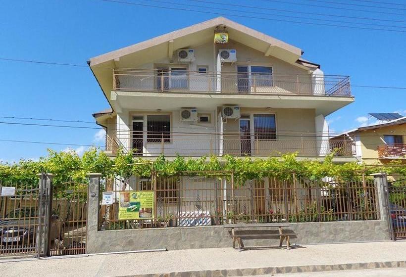 פנסיון Guest Rooms Rusalka