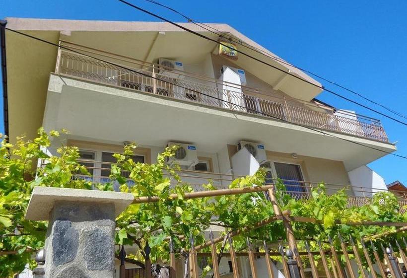 פנסיון Guest Rooms Rusalka