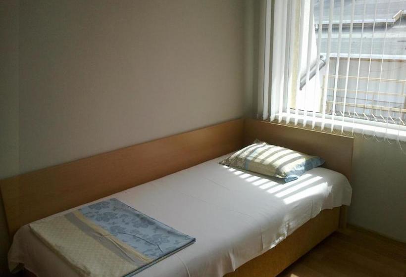 פנסיון Guest Rooms Rusalka