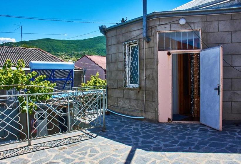 پانسیون Guest House Svetlana