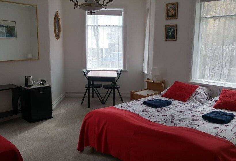 پانسیون Guesthouse Sólgarðar