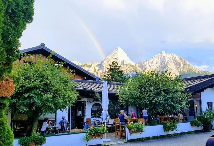 פנסיון Happy Camp Hofherr