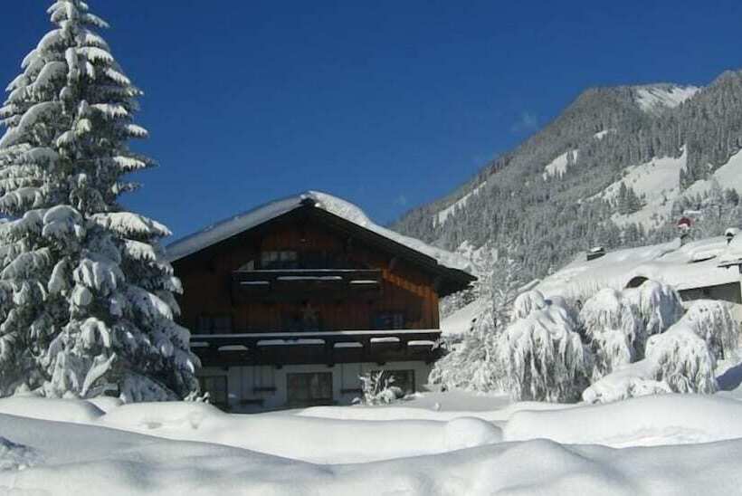 פנסיון Happy Camp Hofherr