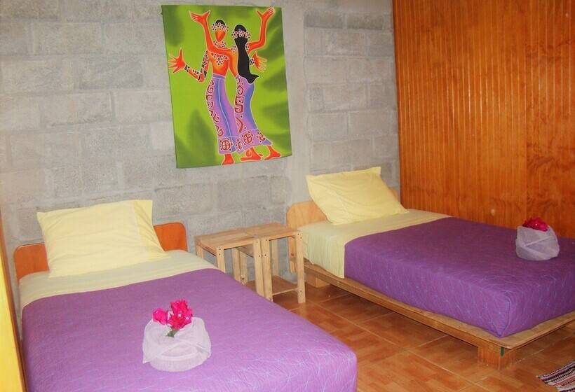 פנסיון Hostal Pukao