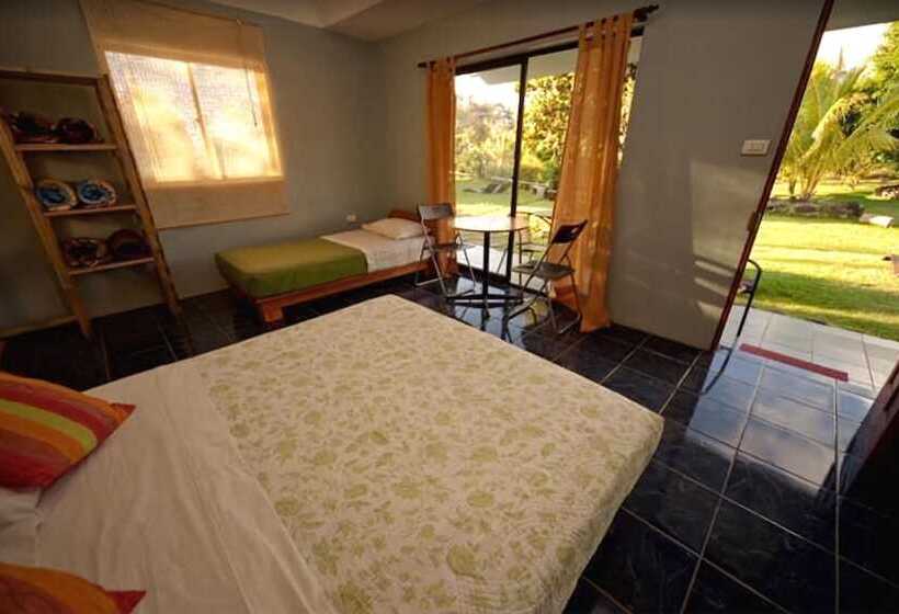 פנסיון Hostal Pukao