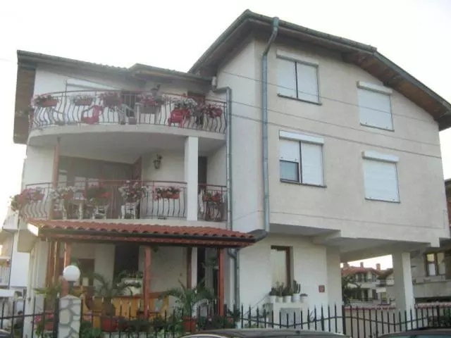 پانسیون Ianakiev Guest House