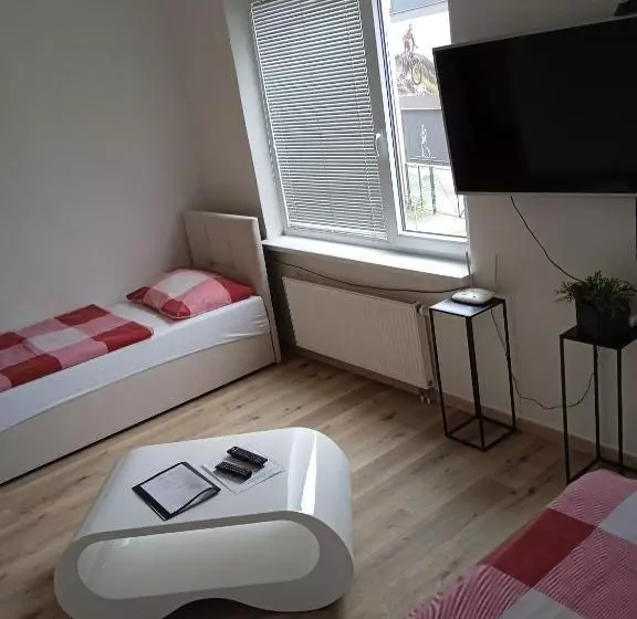 Majatalo Penzion Dmz