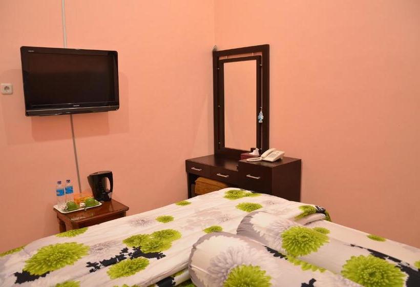 پانسیون Surya Darma Homestay