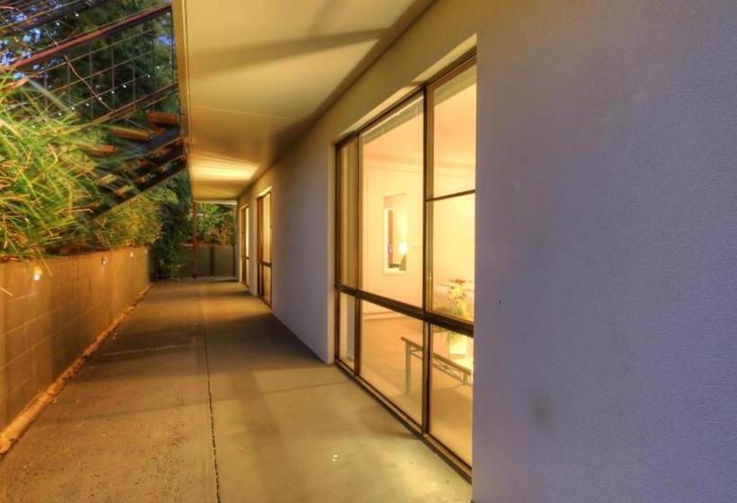 Mapleton Falls Accommodation