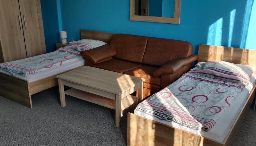 ペンション Ubytování U Kováře