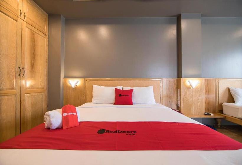 Fotos del hotel Reddoorz Plus Near Secc:  5