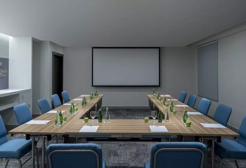 Adagio Aparthotel Jeddah Malik Road