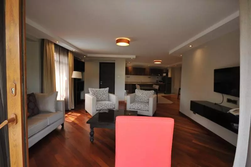 هتل Longonot Place Serviced Apartment