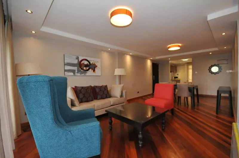 هتل Longonot Place Serviced Apartment