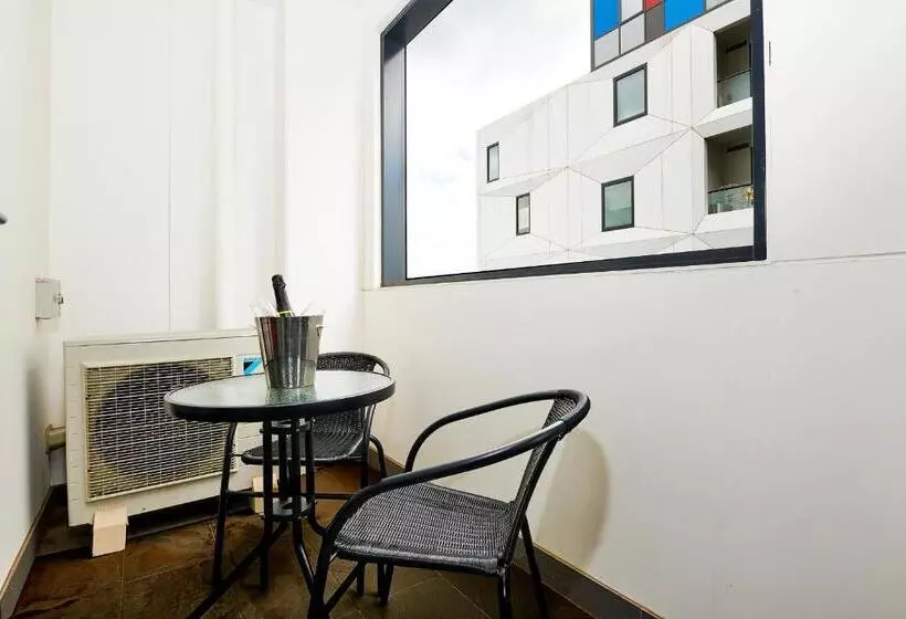 Melbourne Knox Central Apartment Hotel Official
