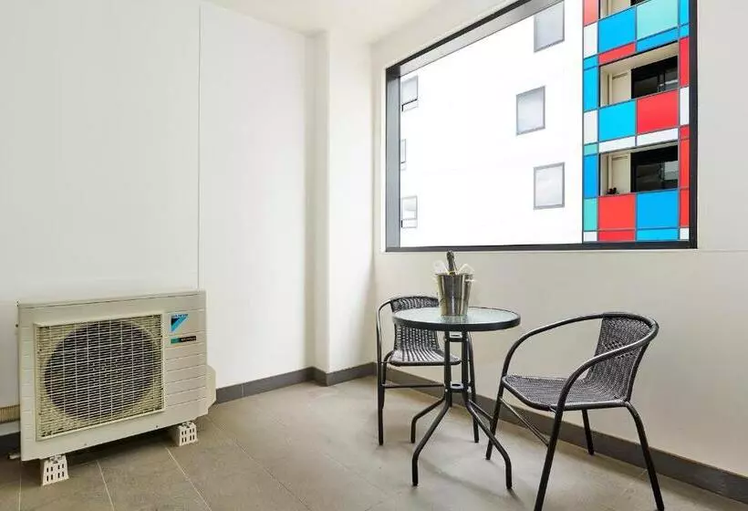 Melbourne Knox Central Apartment Hotel Official
