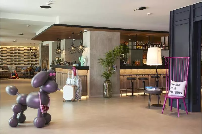 ホテル Moxy Patra Marina