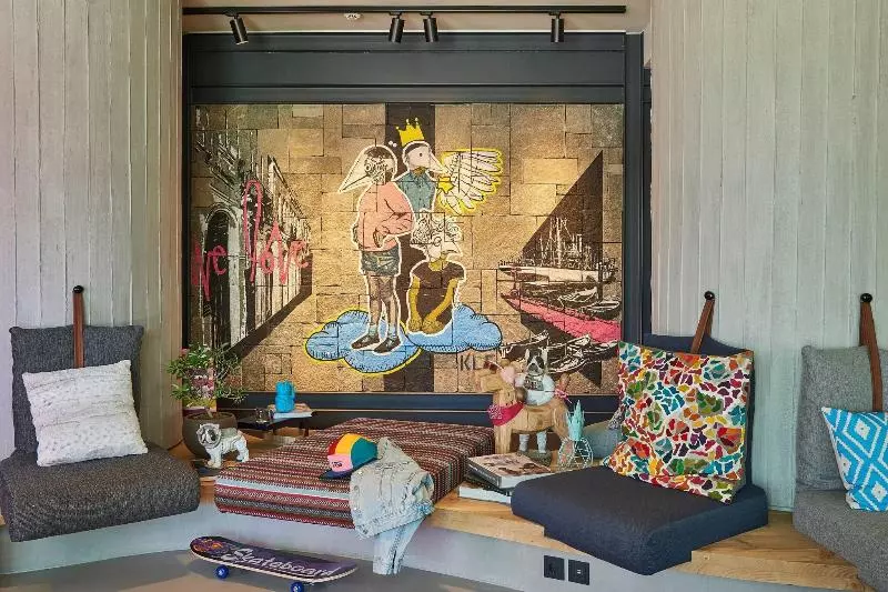 ホテル Moxy Patra Marina