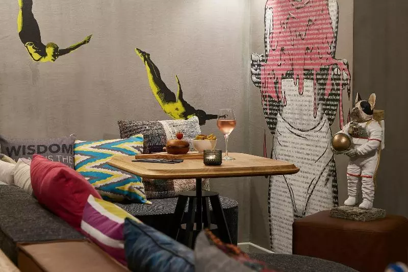 ホテル Moxy Patra Marina