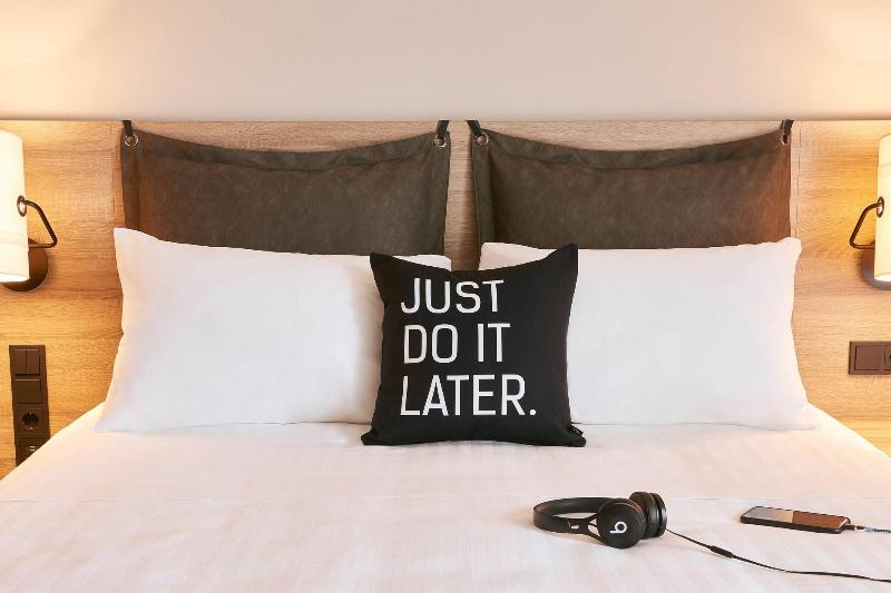 호텔 Moxy Patra Marina