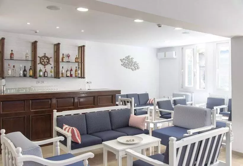 Hotel Naiades Marina